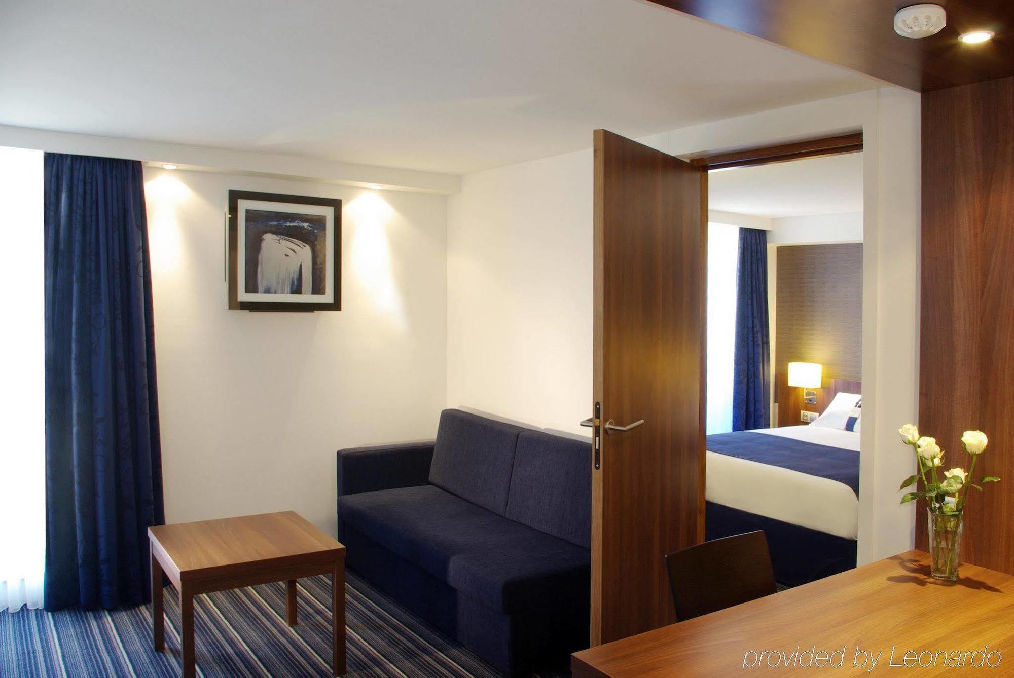 - Marseille Airport By Ihg Vitrolles (Bouches-du-Rhone)